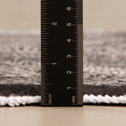 Soheir - taznakht kilim rug