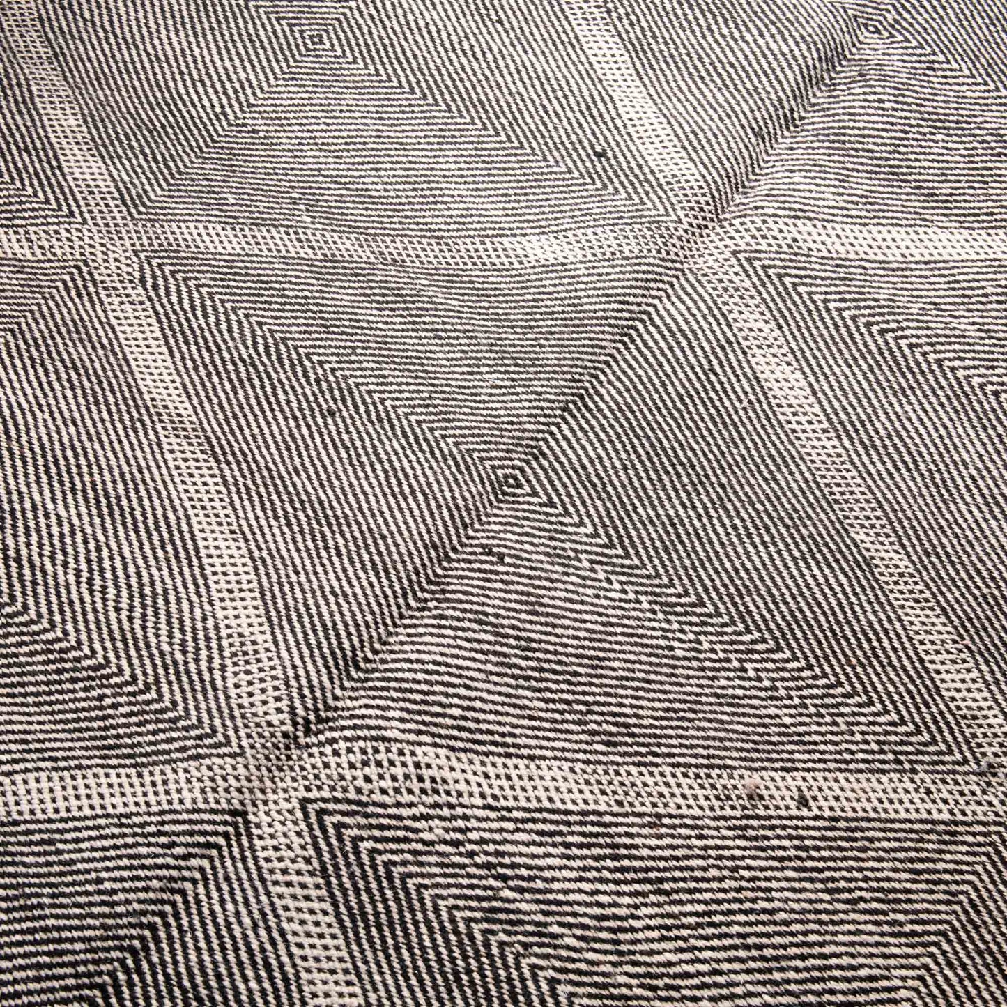 Soheir - taznakht kilim rug