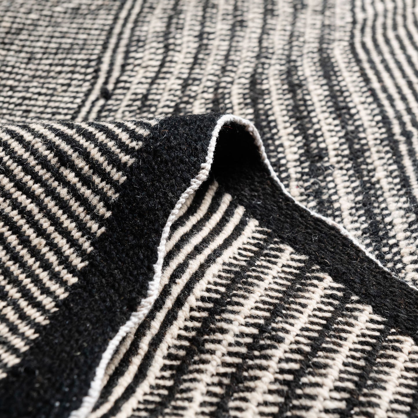 Wattas - taznakht kilim rug