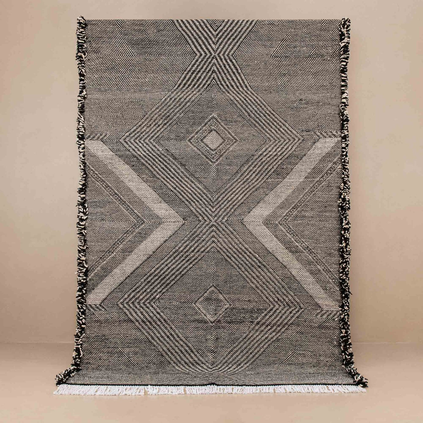 Wattas - taznakht kilim rug
