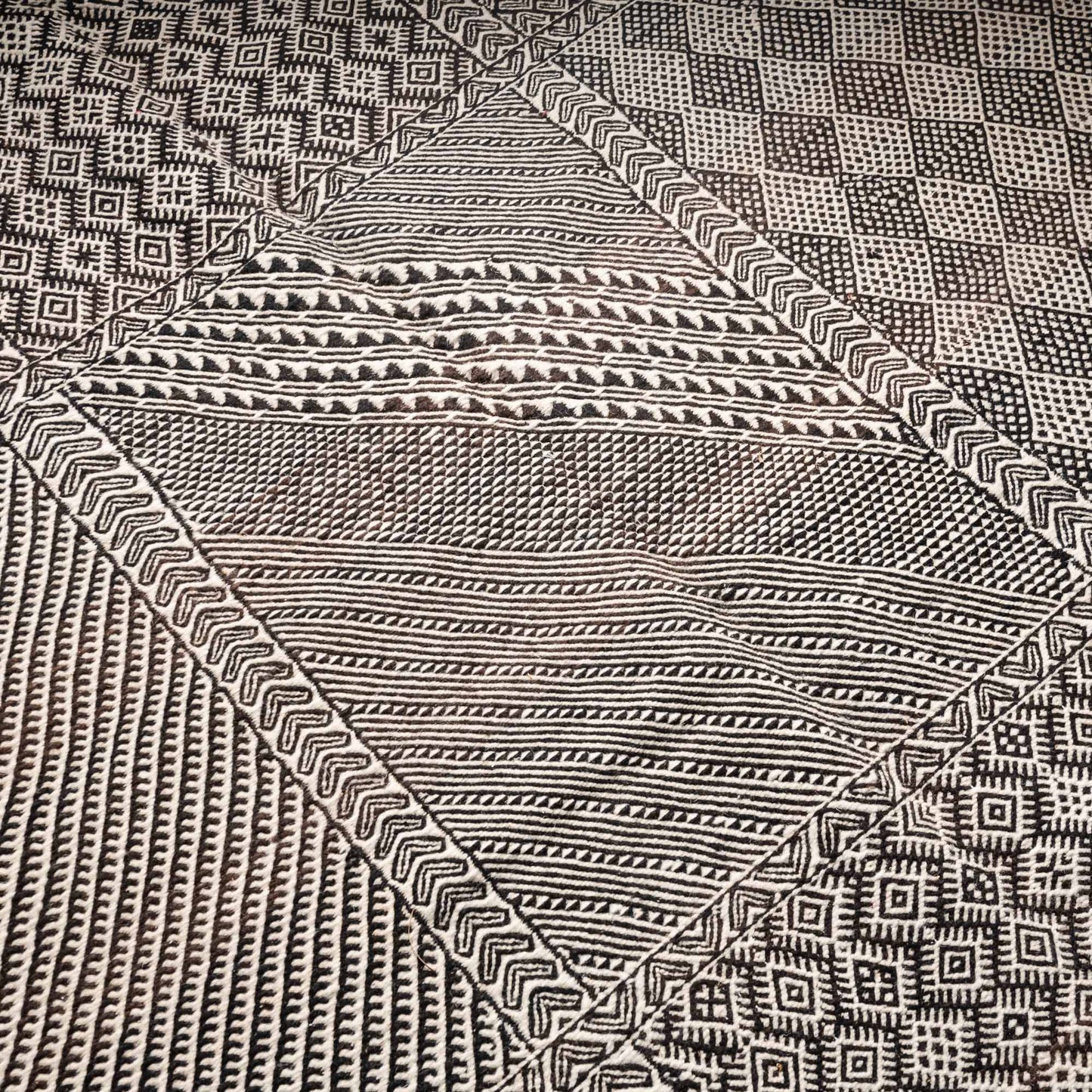 Souraya - taznakht kilim rug