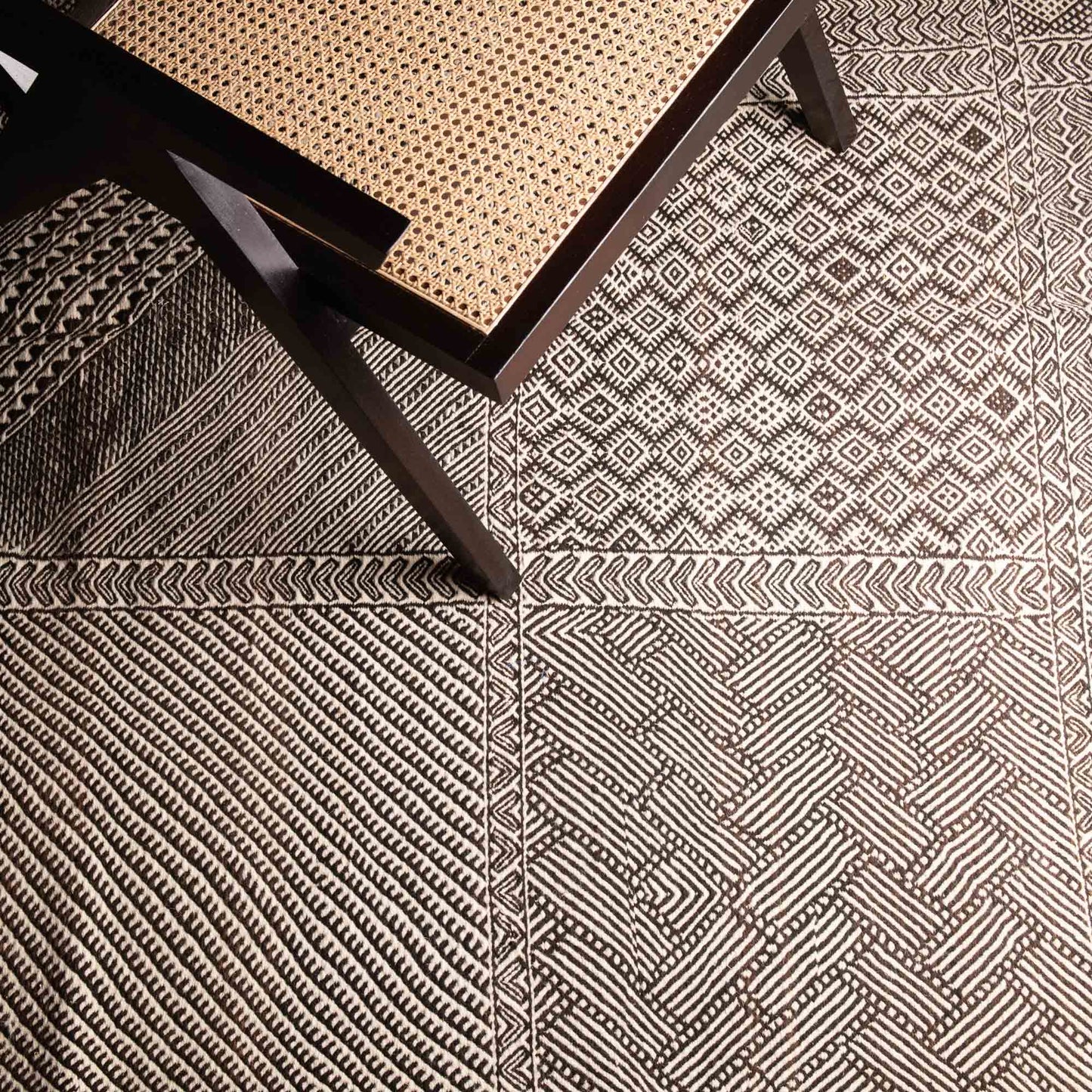 Souraya - taznakht kilim rug