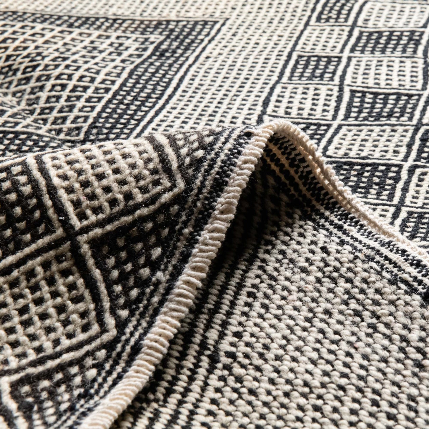 Tamghara - taznakht kilim rug