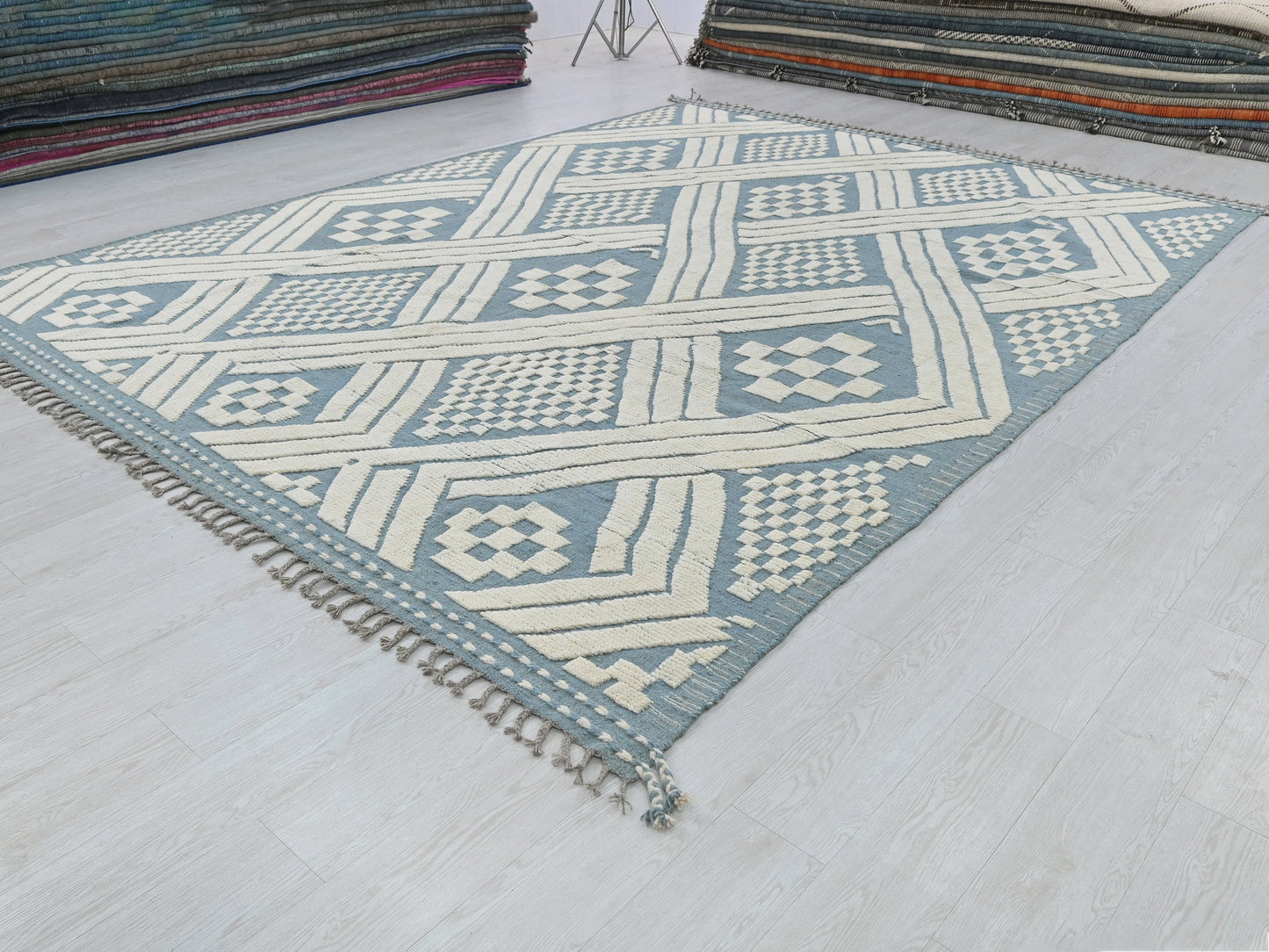 8' 11" x 12' 7"