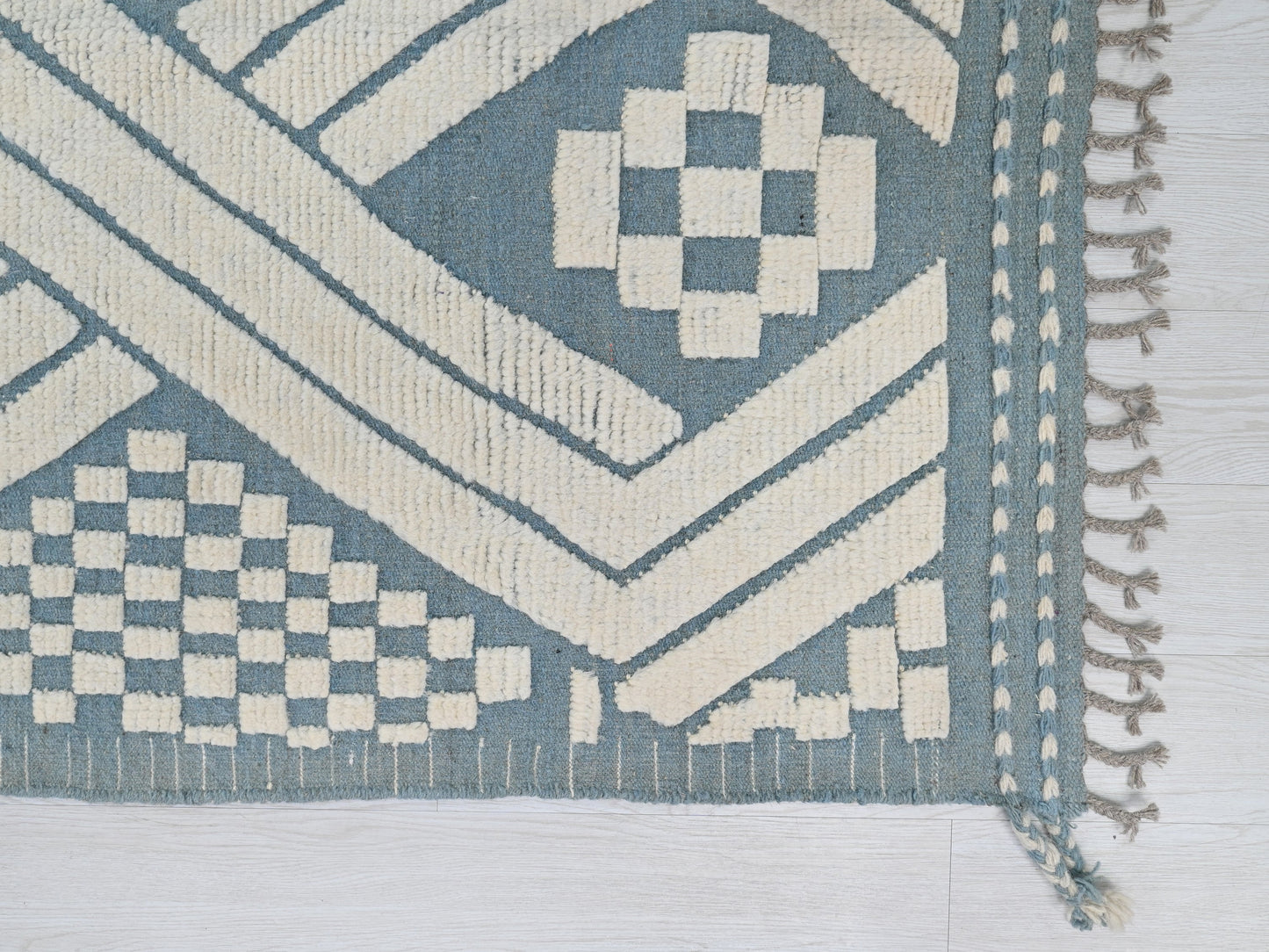8' 11" x 12' 7"