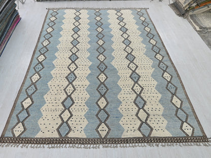 9' 11" x 14' 3"