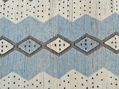 9' 11" x 14' 3"