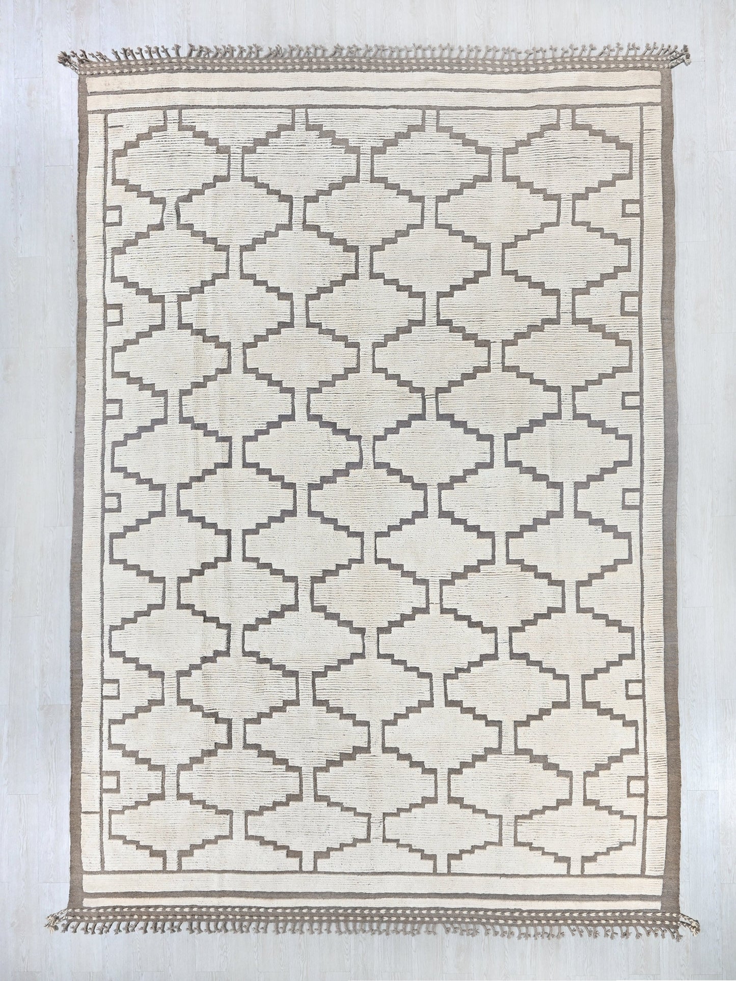 9' 11" x 14' 5"