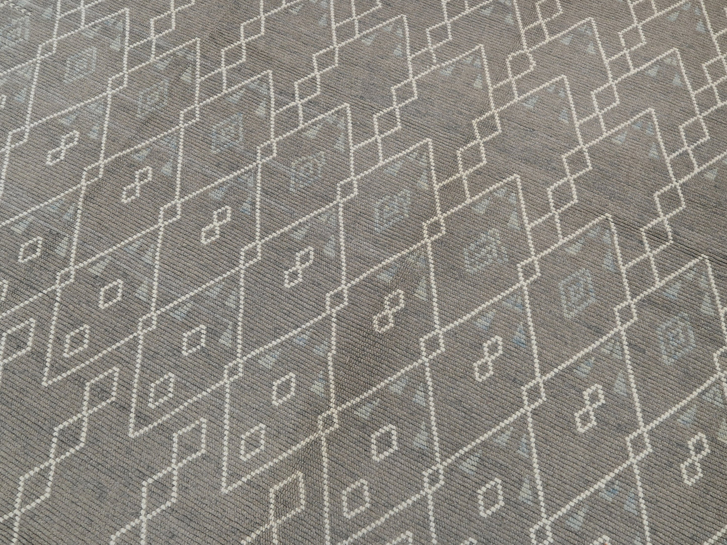 12' 2" x 14' 11"
