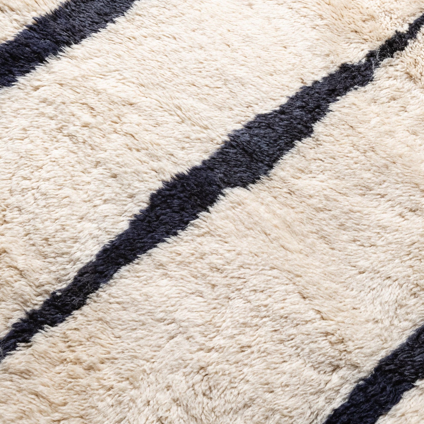 Elegant Rhythm - Luxury Shag Moroccan Rug