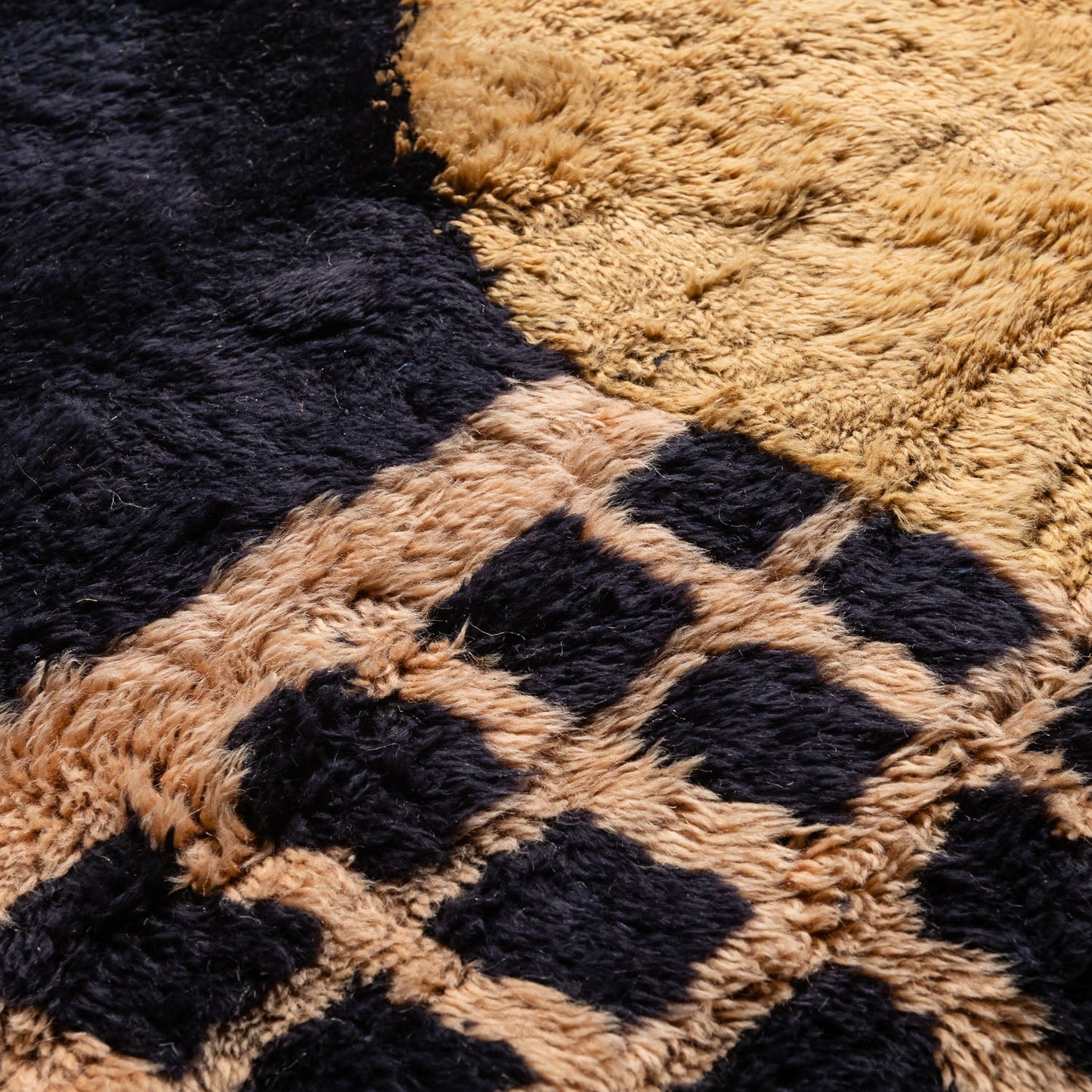 Timsal - Luxury Shag Moroccan Rug