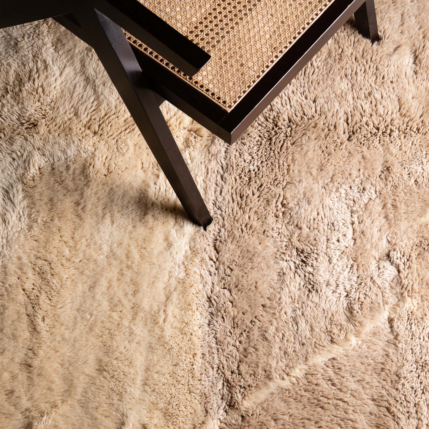 Pale Elegance - Luxury Shag Moroccan Rug