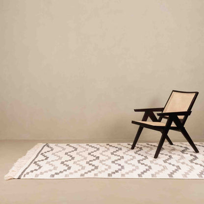 Sanabil - taznakht kilim rug