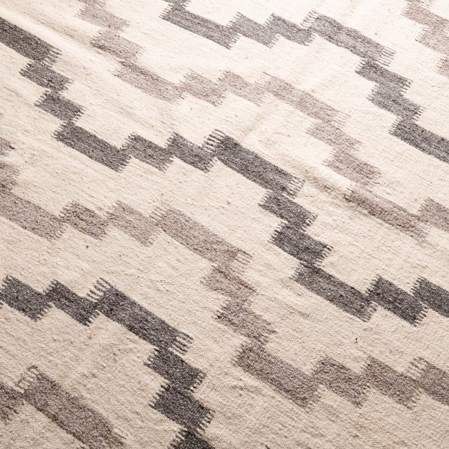 Sanabil - taznakht kilim rug