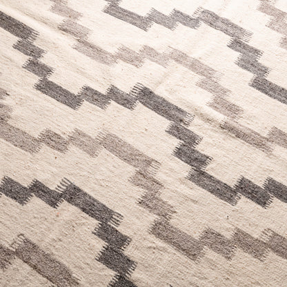 Sanabil - taznakht kilim rug