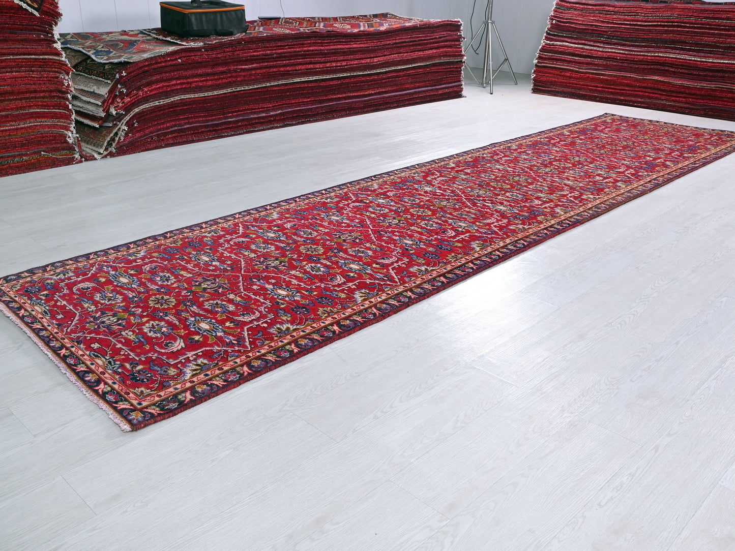 3' 5" x 14' 0"