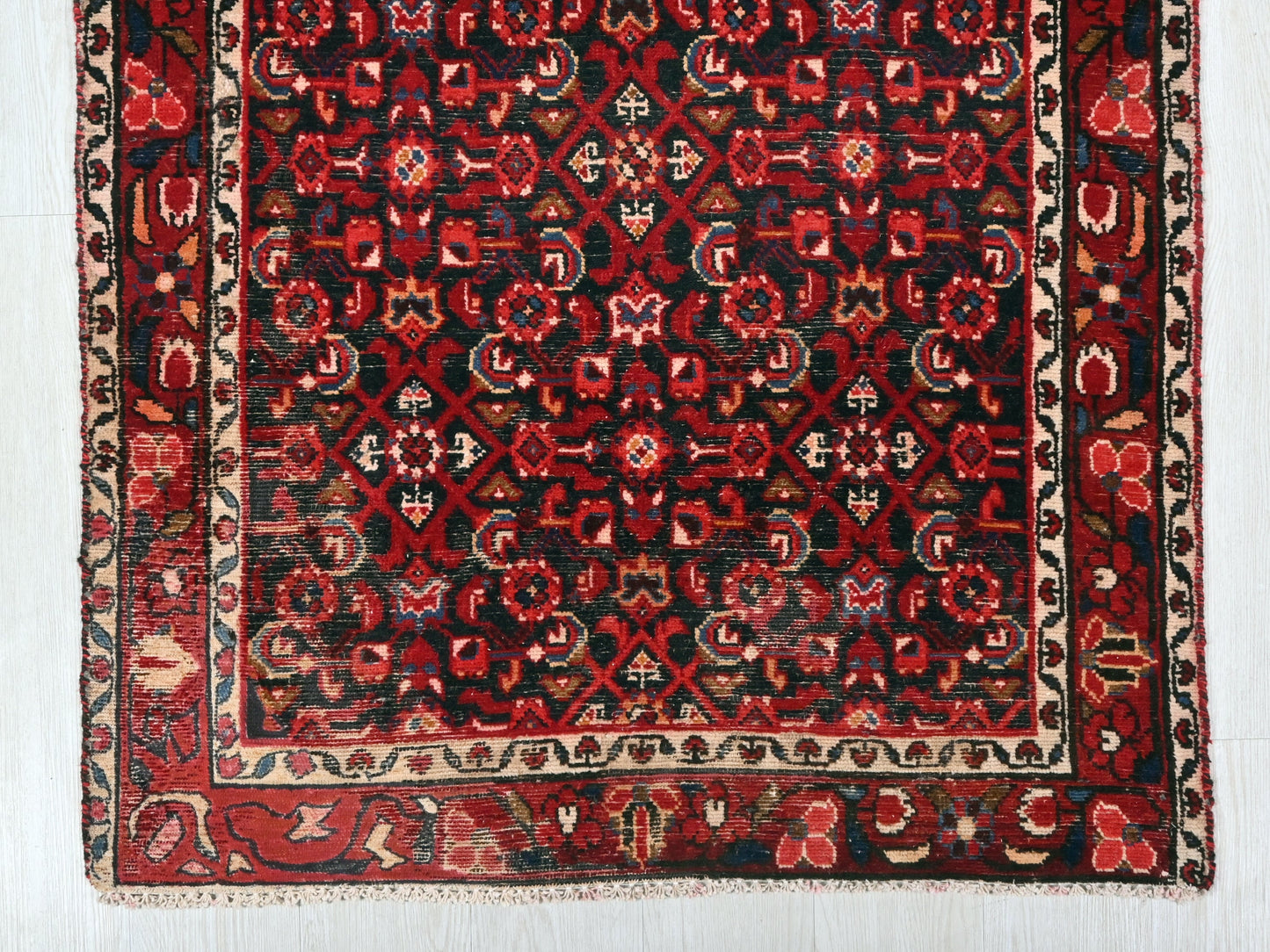 3' 4" x 12' 10"