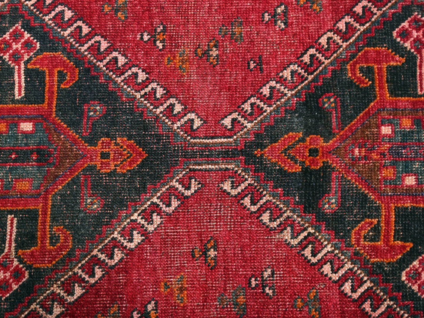 3' 11" x 9' 4"