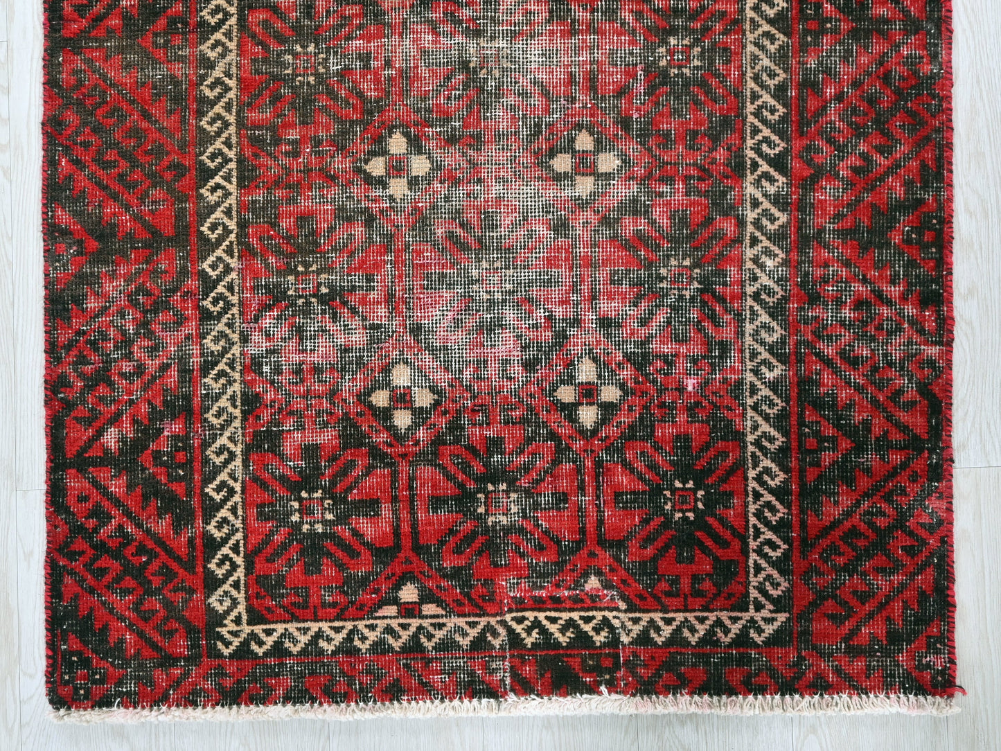 2' 11" x 5' 10"