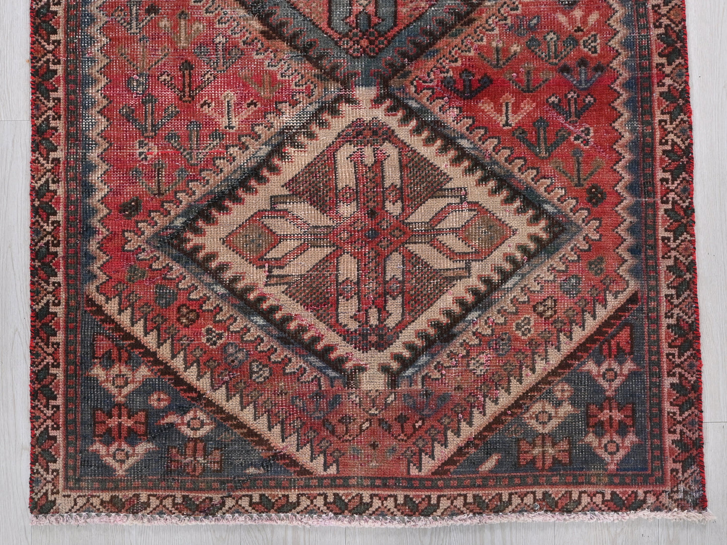 3' 2" x 9' 2"