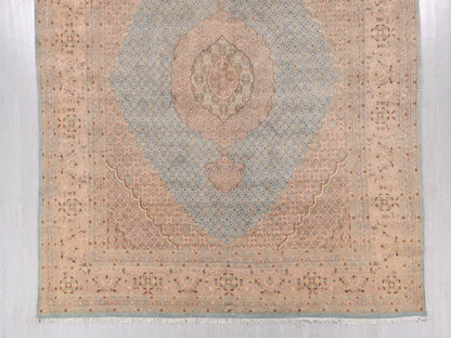 9' 8" x 14' 2"