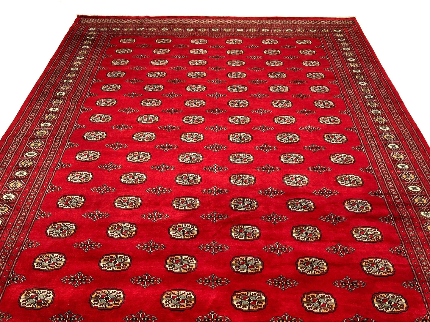 Salor Bokhara (9'02"x11'09") deep red