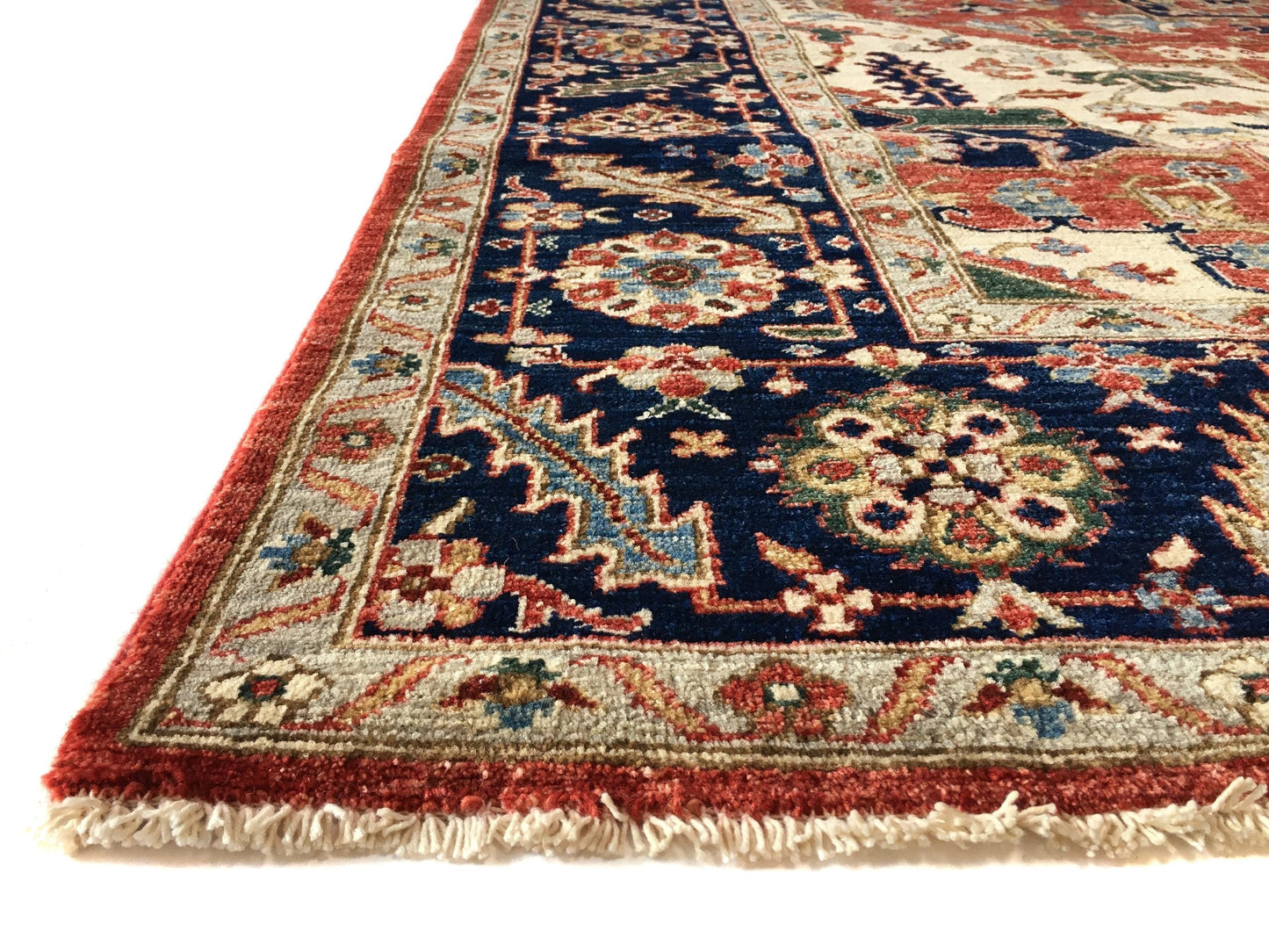 Serapi (9'00"x11'07") red/ivory/navy