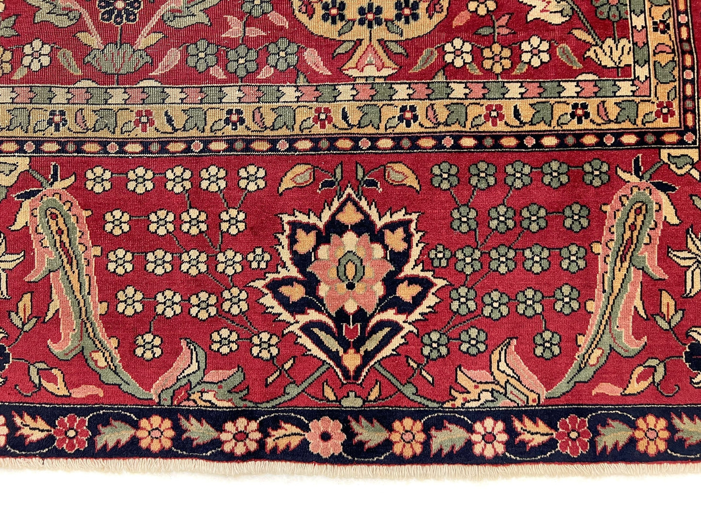 Antique Amritsar (10'00"x16'02") deep red