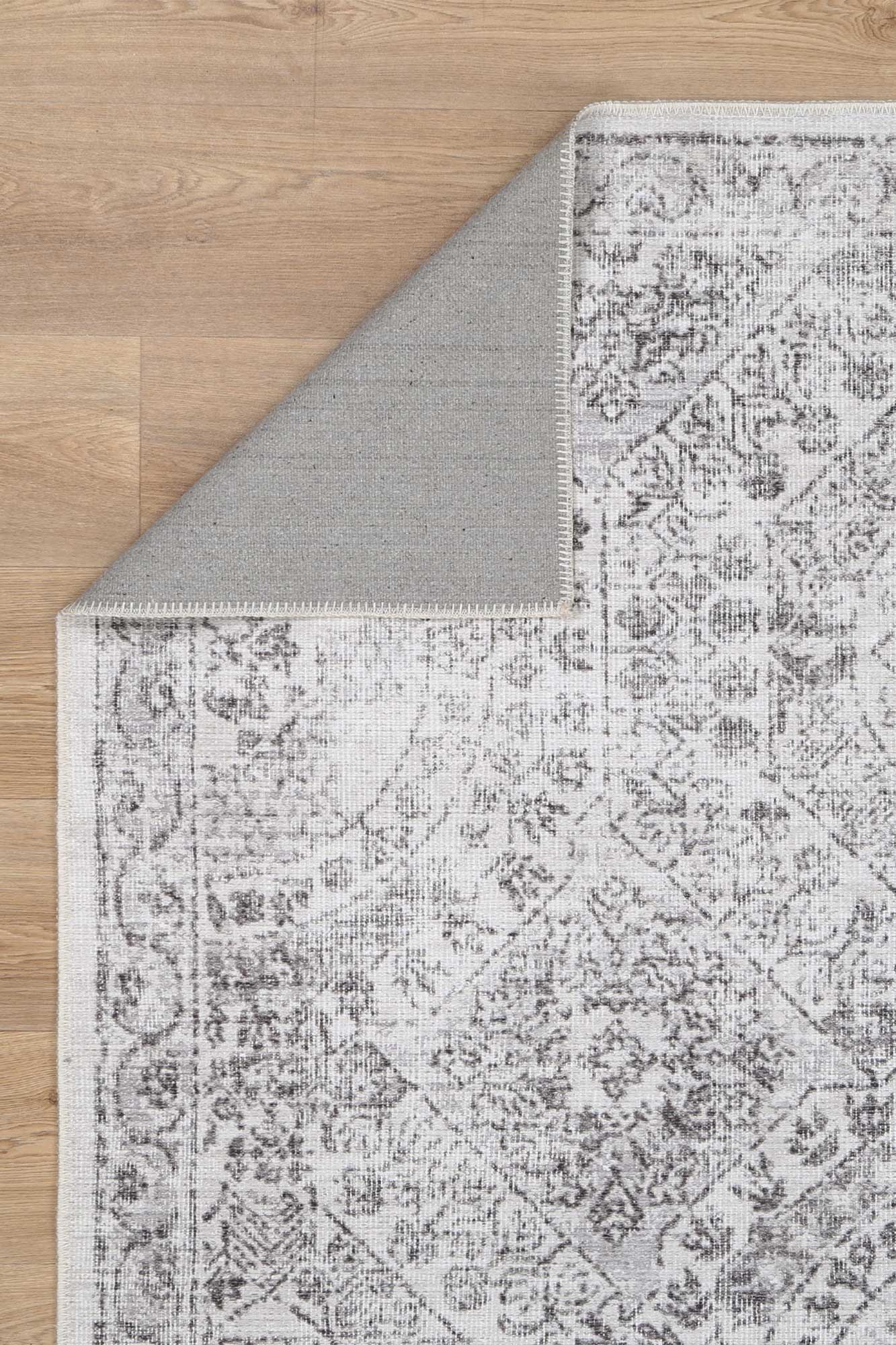 Versailles Winter modern in Grey : Runner Rug