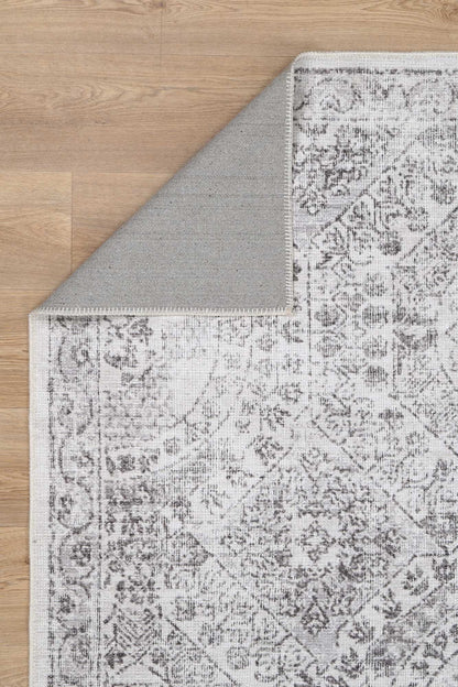 Versailles Winter modern in Grey : Runner Rug