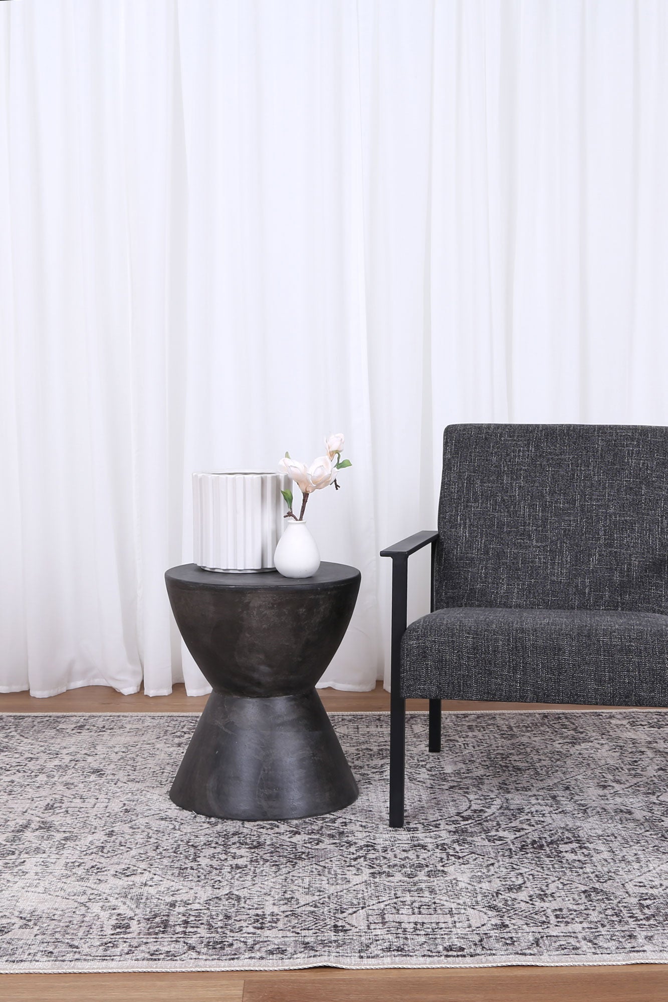 Versailles Winter modern in Grey Rug