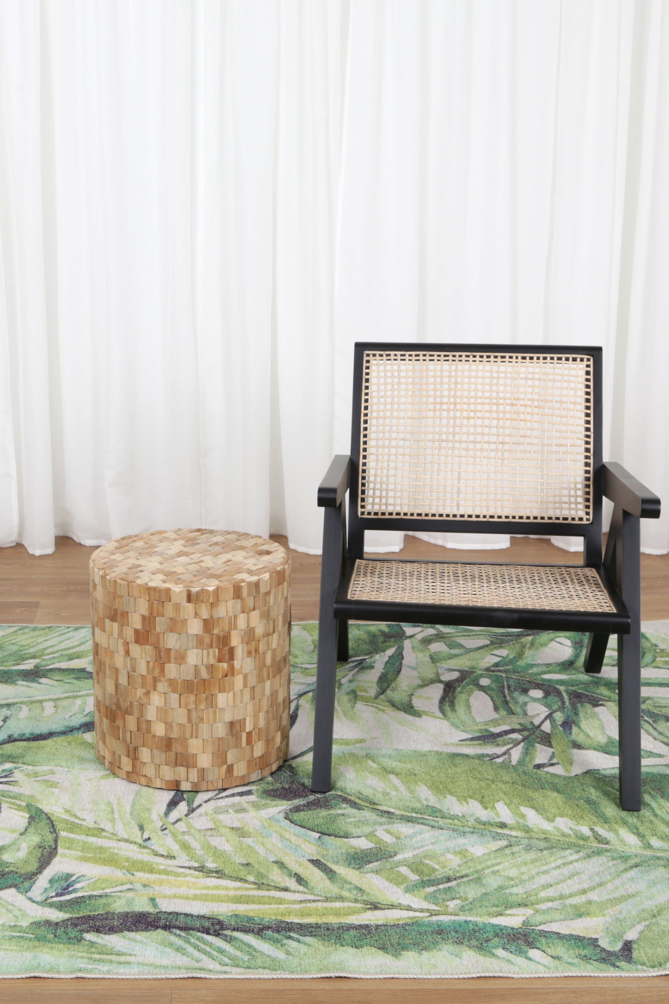 Wild Borneo Gorgeous Leaf Design in Green Rug