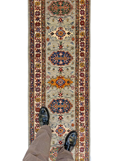 Super Kazak (2'00"x6'00") light gray/multicolor