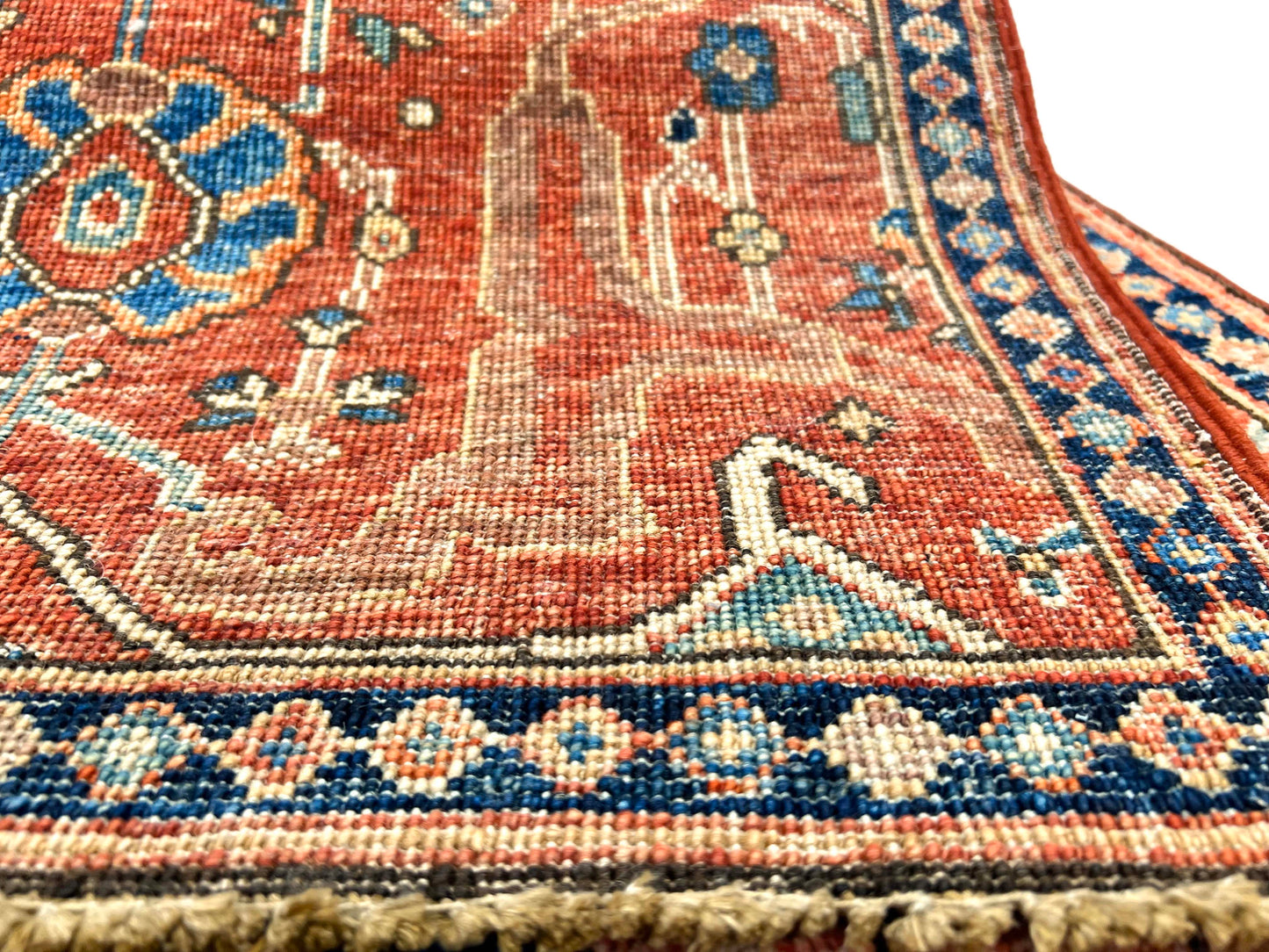 Ariana (2'00"x5'10") rust