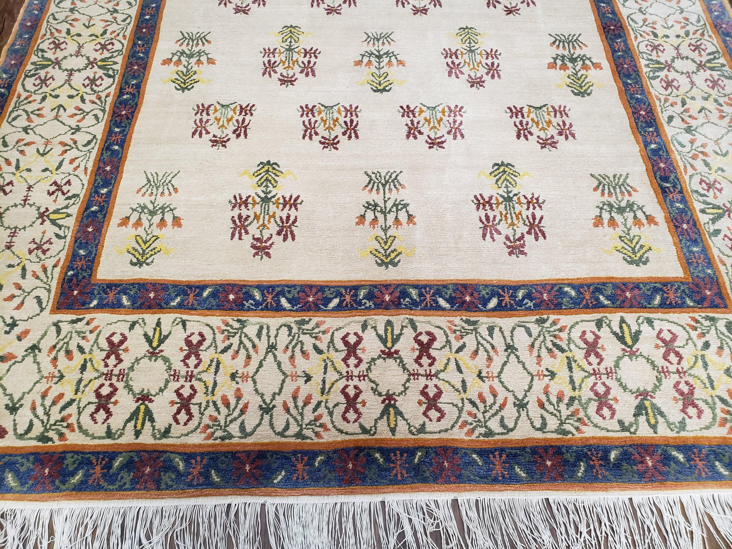 Tufenkian Rug 5.9 x 8.6, Tibetan Nepalese Rug, Hand Knotted, Soft Shiny Wool, Repeated Motifs, Contemporary Modern, Area Rug 6x9, Vintage