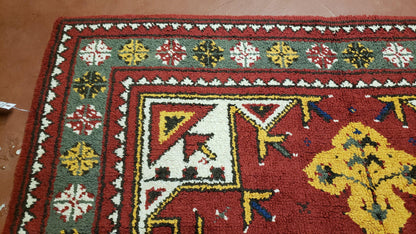 Colorful Moroccan Heriz Rug 6x9, Large Central Medallion, Red Yellow Blue