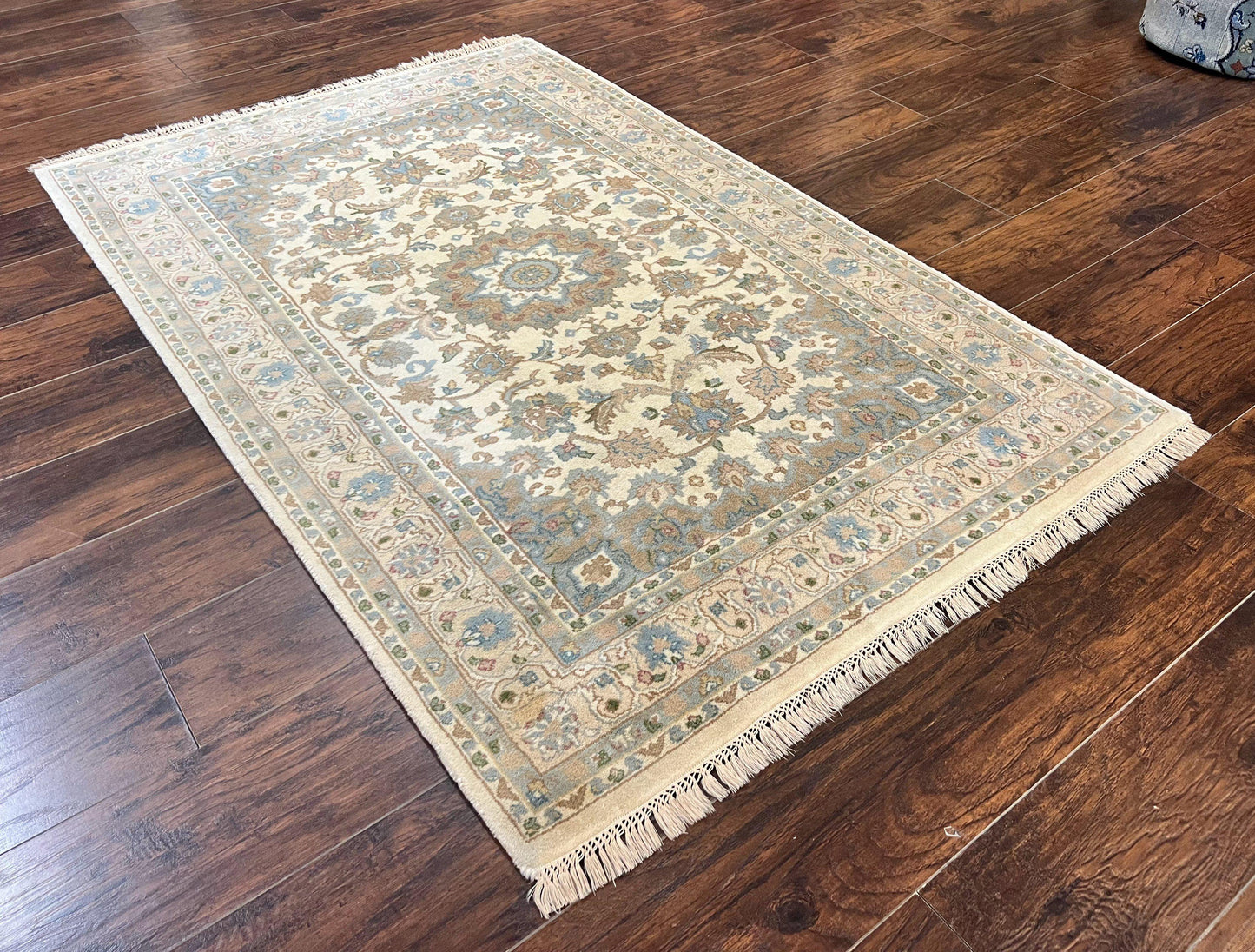 Indo Persian Rug 4x6, Floral Medallion, Beige, Handmade Wool Vintage Carpet 4 x 6 ft
