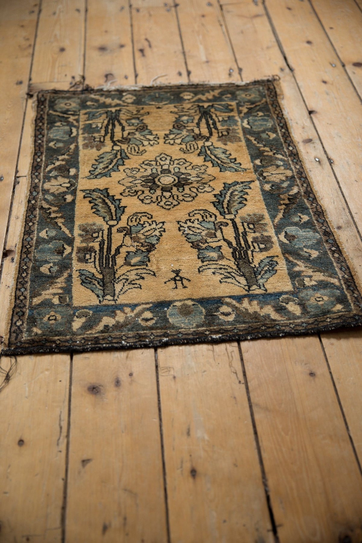 2x3 Vintage Fine Distressed Lilihan Rug Mat