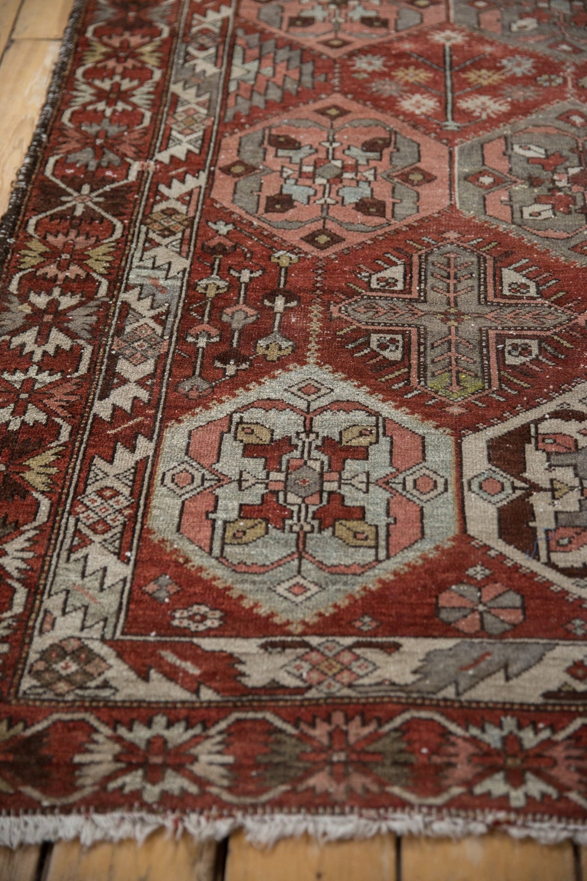 4.5x6.5 Vintage Distressed Baktiari Rug