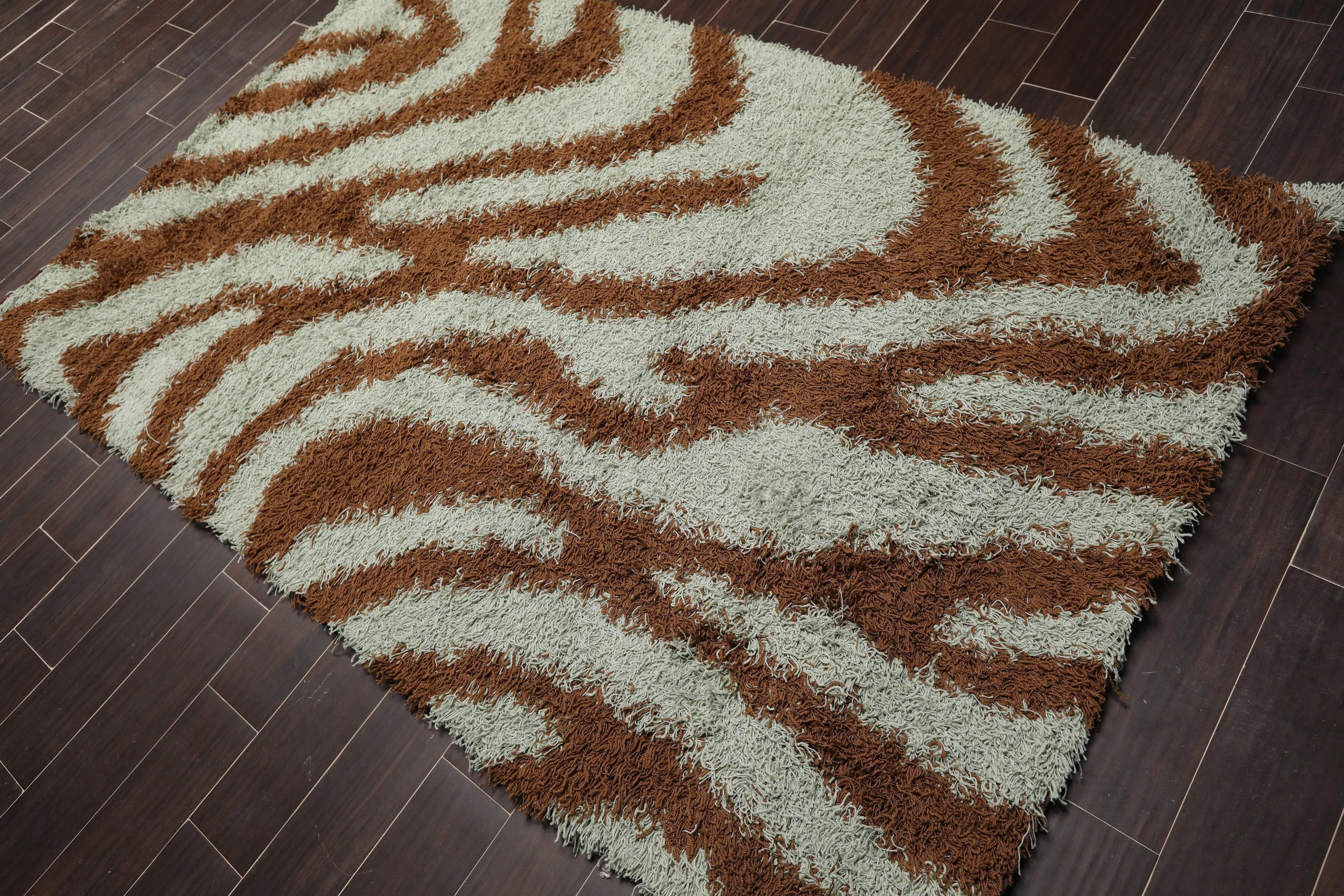 5' x 8' Modern 100% Nylon Shag Area Rug Brown – Roy's Home