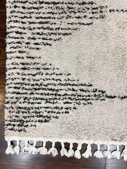 Shag Rug 5x8, Off White and Black Modern Contemporary Shag Area Rug, Moroccan Style Rug 5 x 8 ft, Medium Sized Rug, nuLoom Rug