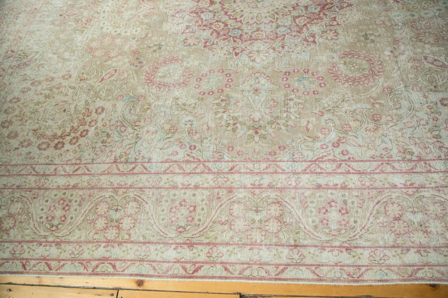 9x12.5 Vintage Distressed Meshed Carpet