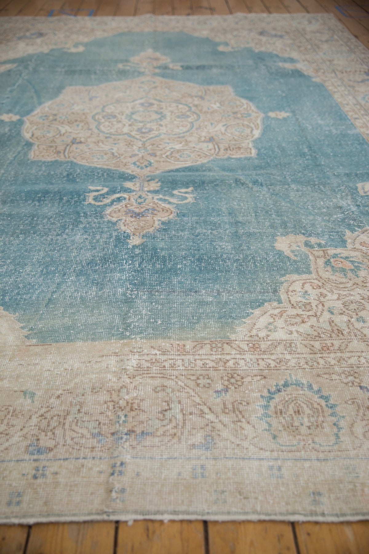 8x12 Vintage Distressed Sivas Carpet