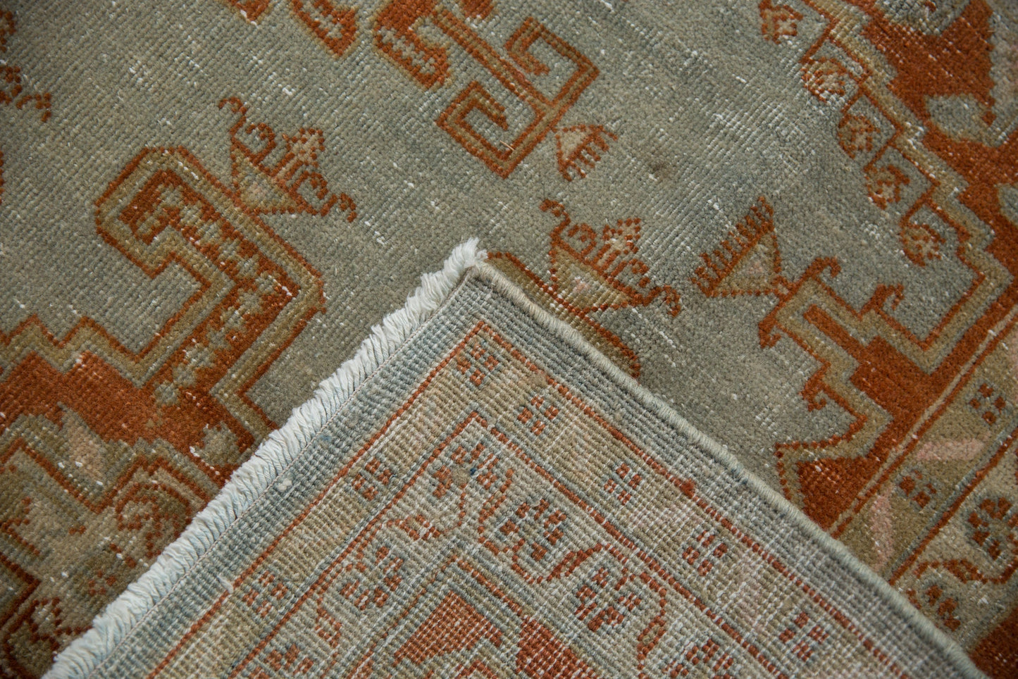 7.5x9.5 Vintage Distressed Veece Carpet