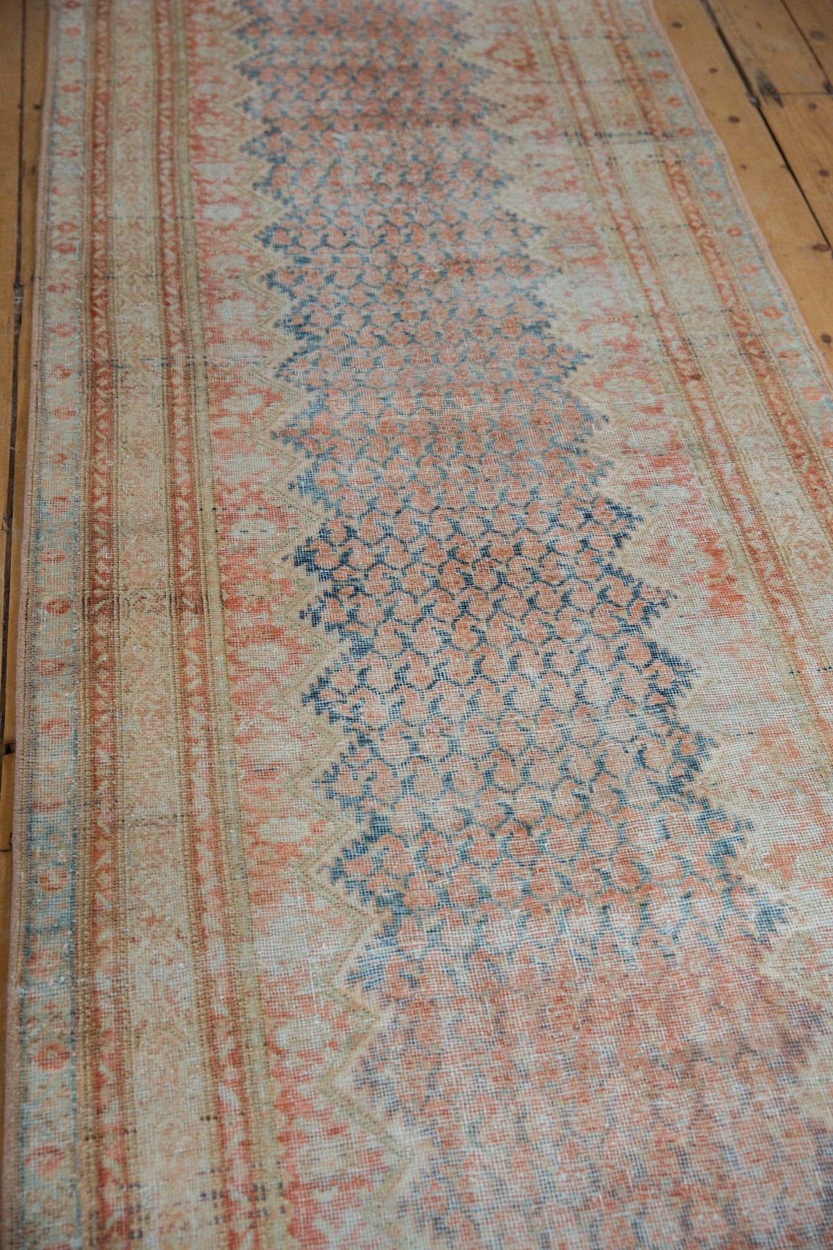 3.5x13.5 Vintage Fine Distressed Mahal Rug Runner