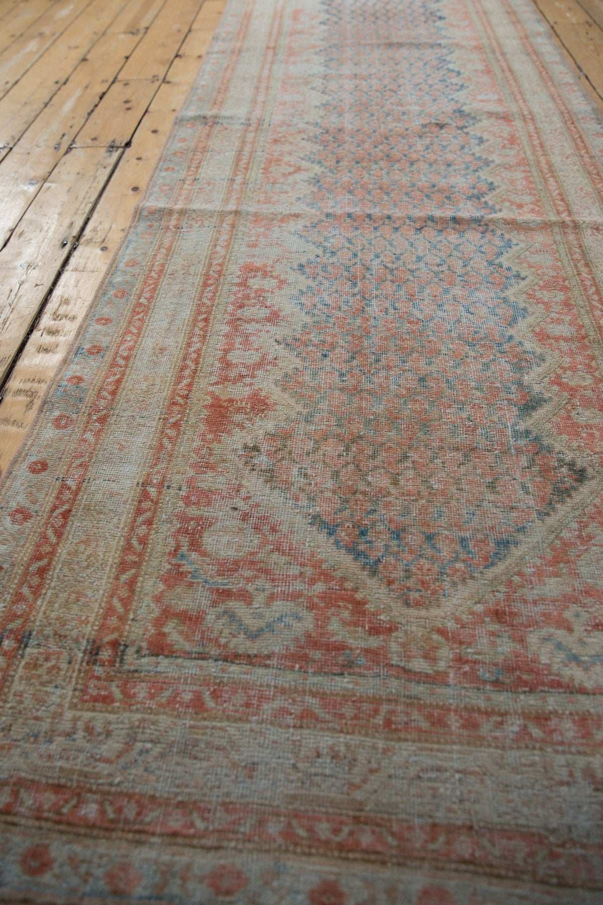 3.5x13.5 Vintage Fine Distressed Mahal Rug Runner