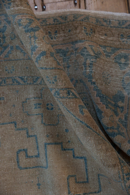 7x10.5 Vintage Distressed Veece Carpet