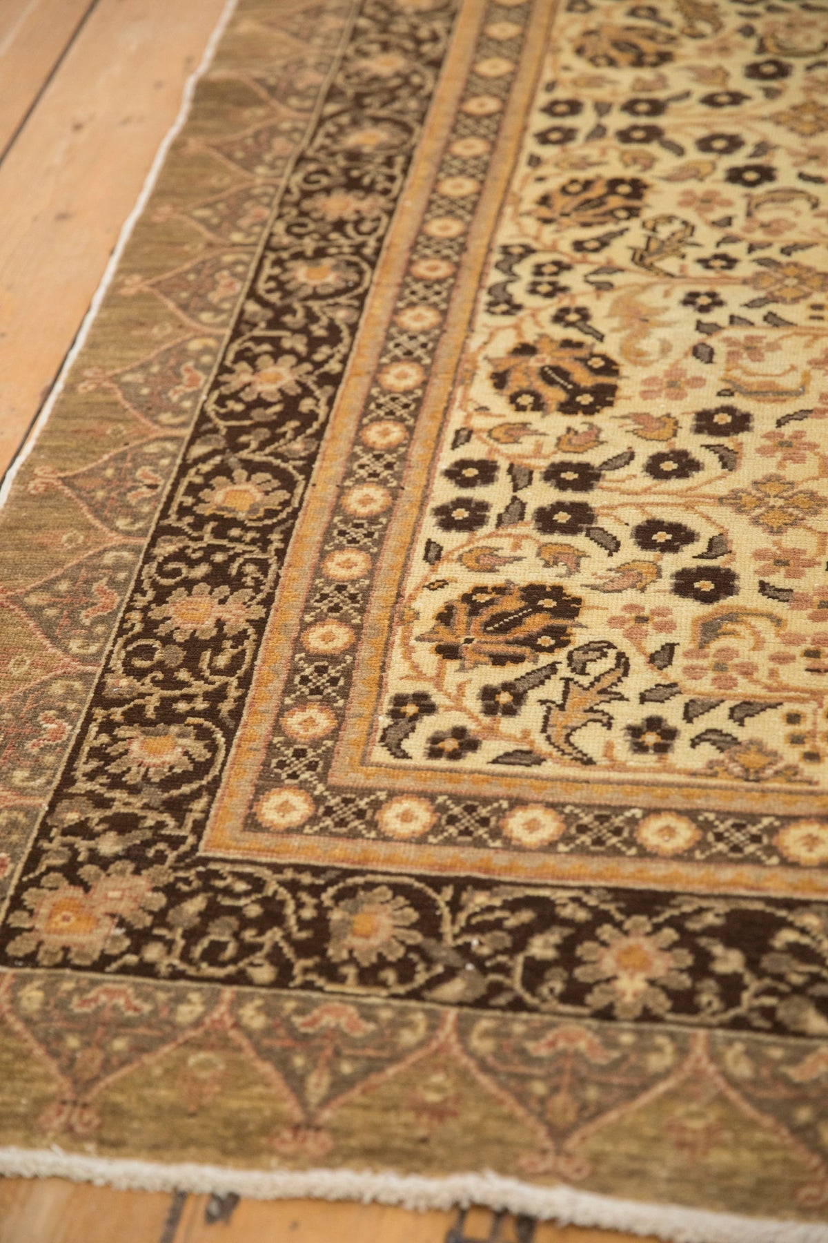 6.5x9.5 Vintage Kaisary Carpet