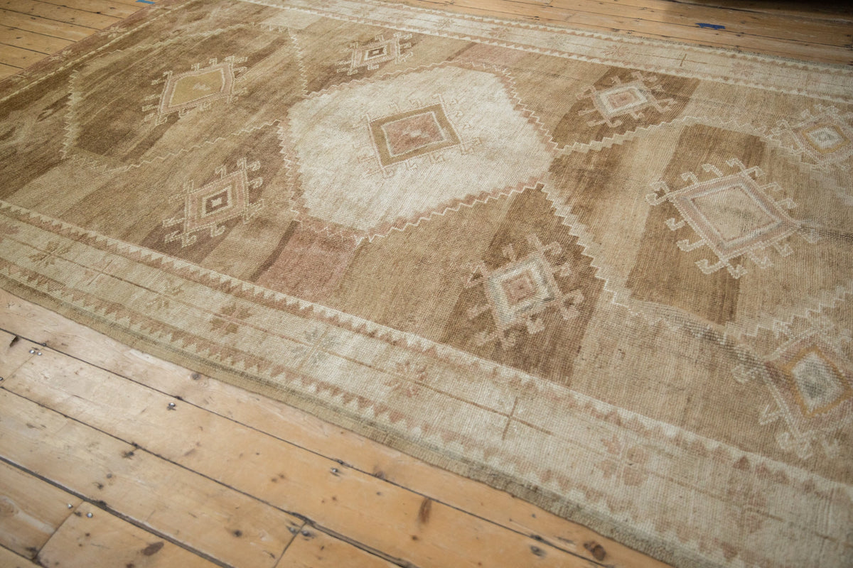 7.5x11 Vintage Distressed Kars Carpet