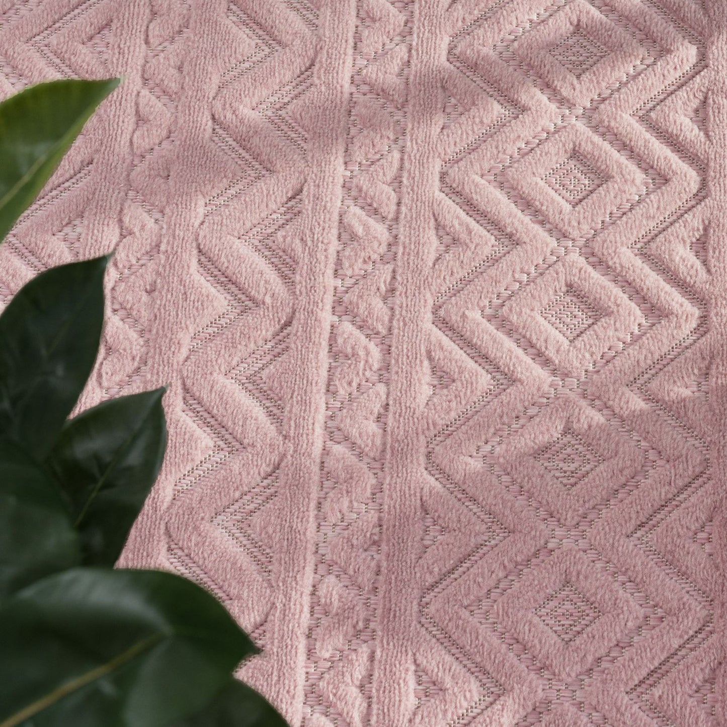 Indoor Outdoor Rug Livorno Boho High-Low Pattern In Pink